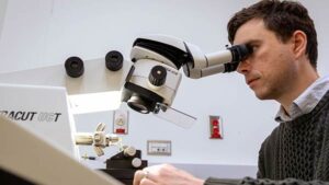 Making untreatable vision problems treatable: WVU receives $11M for visual sciences research center